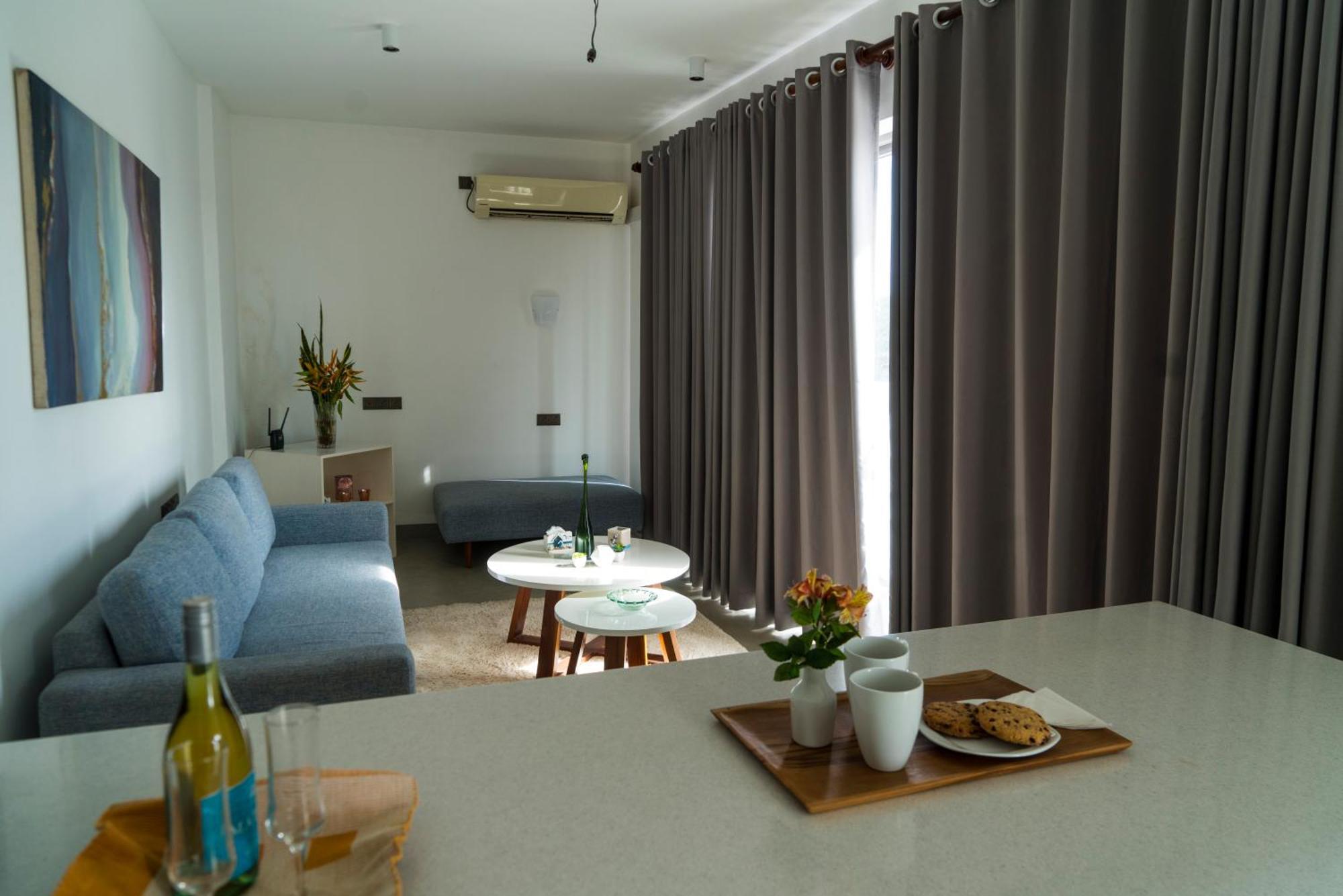 Four Petals Inn Kolombo Dış mekan fotoğraf